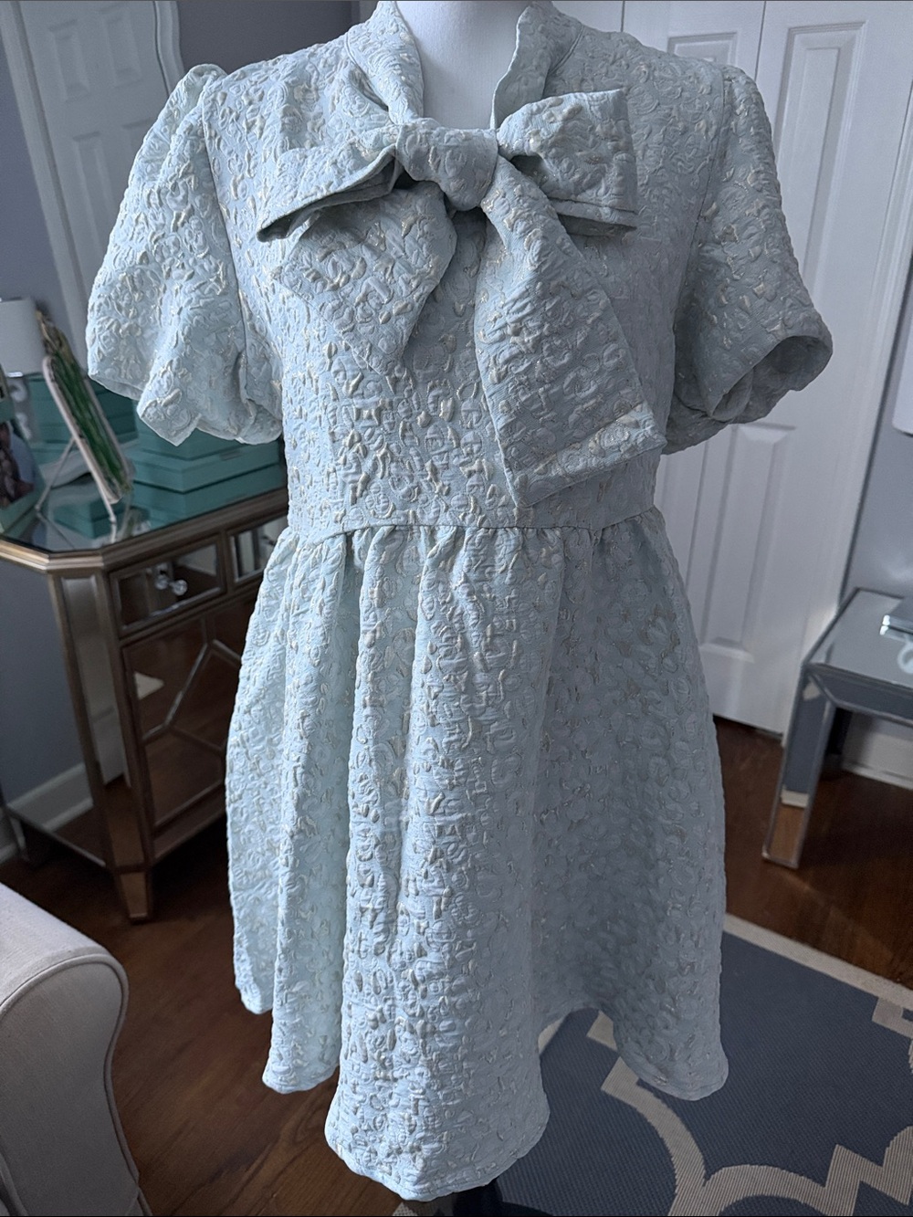 TCEC Textured Pale Blue w/ Silver-Gold Glints Bow-Tie Neck Fabulous Dress Sz Lg